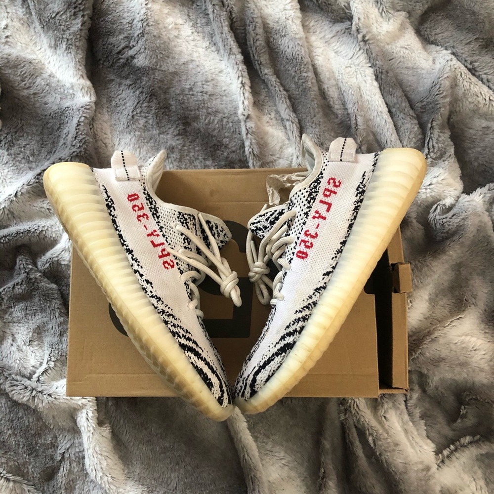 Adidas Yeezy 350 v2 Zebra Sz 6Y 2017 Release